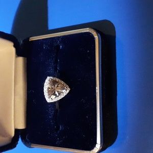 18k yg 3ct Color change Diaspore with diamond halo APPRASIAL $5900